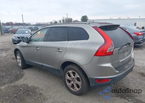 2013 Volvo Xc60 3.2 Platinum from USA, damaged, VIN YV4952DZ0D2415789